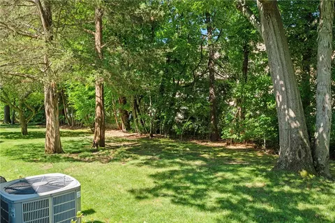 Exterior - 161 W Shore Rd #B2, Warwick, RI 02889 photo 5 of 10