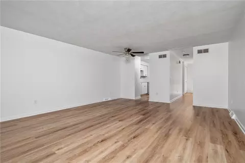Living - 161 W Shore Rd #B2, Warwick, RI 02889 photo 3 of 4