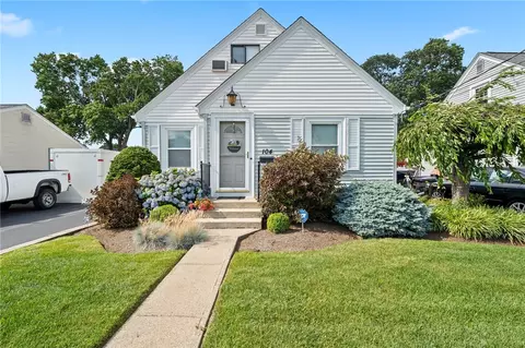 104 Benedict St, Pawtucket, RI 02861