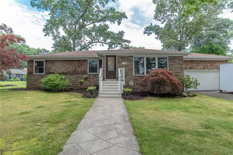 12 W Scenic View Dr, Johnston, RI 02919