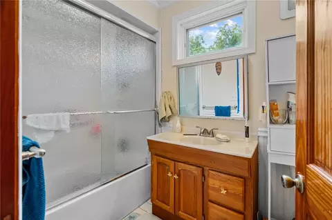 Bath - 93 Clarkson St, Fall River, MA 02724 photo 2 of 2