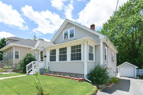 41 Saint Leon Ave, Woonsocket, RI 02895