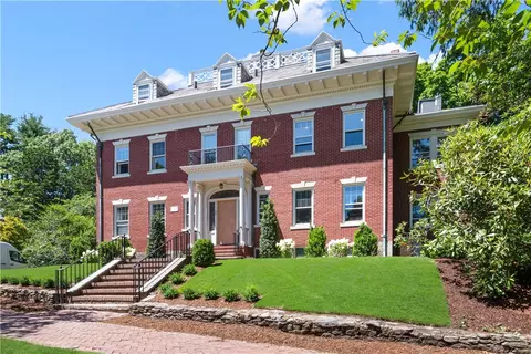 30 Freeman Pkwy, Providence, RI 02906