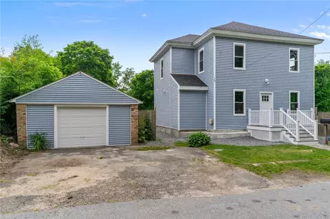 20 Whitford St, Coventry, RI 02816