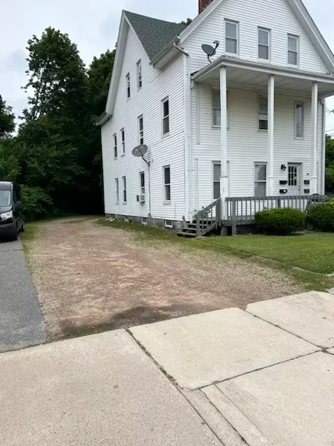 35 Pleasant St, Westerly, RI 02891 photo 4