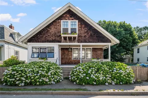 54 Gibbs Ave, Newport, RI 02840