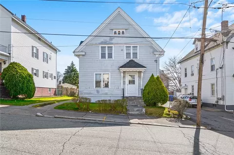 24 Sisson St, Pawtucket, RI 02860