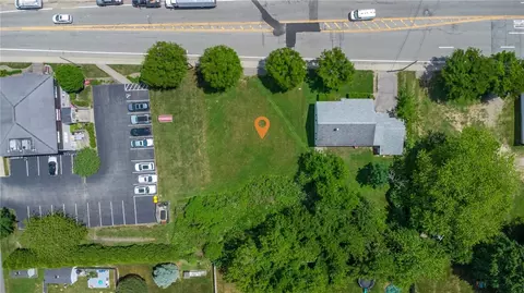 47 Valley Rd, Middletown, RI 02842