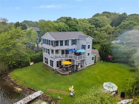 123 Camden Rd, Narragansett, RI 02882
