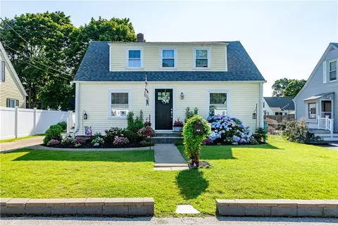 22 Deacon Ave, Warwick, RI 02886