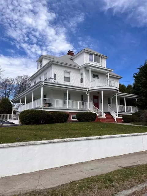 543 Laurel Hill Ave, Cranston, RI 02920