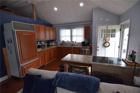 Kitchen - 154 Beach St, Westerly, RI 02891 photo 5 of 7