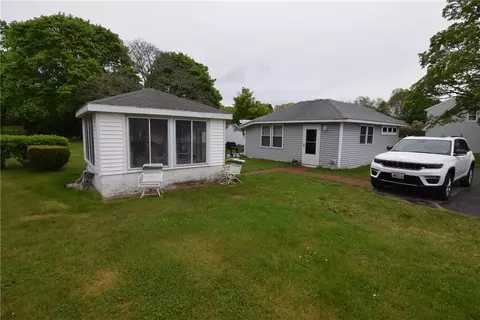Exterior - 154 Beach St, Westerly, RI 02891 photo 5 of 6