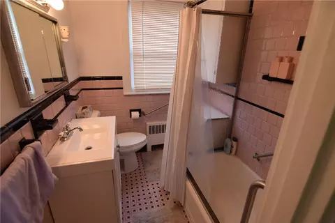 Bath - 154 Beach St, Westerly, RI 02891 photo 1 of 1