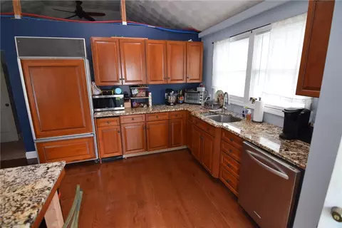 Kitchen - 154 Beach St, Westerly, RI 02891 photo 6 of 7