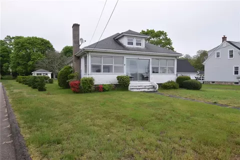 Exterior - 154 Beach St, Westerly, RI 02891 photo 2 of 6