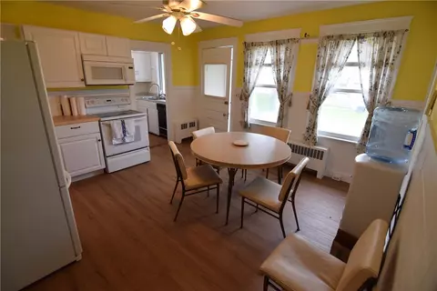 Kitchen - 154 Beach St, Westerly, RI 02891 photo 2 of 7