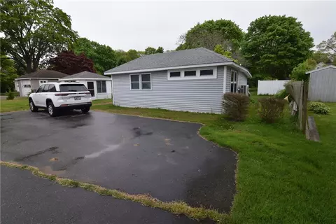 Exterior - 154 Beach St, Westerly, RI 02891 photo 1 of 6