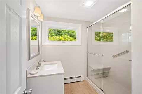 Bath - 73 Chatworth Ave, Warwick, RI 02886 photo 1 of 2