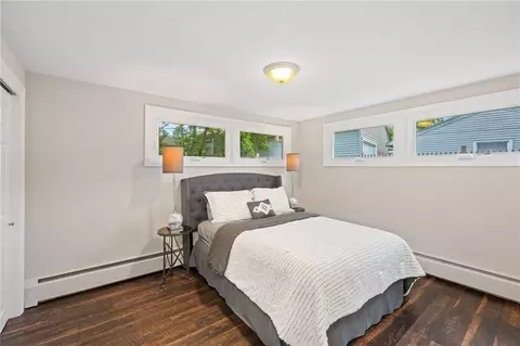 Bedroom - 73 Chatworth Ave, Warwick, RI 02886 photo 3 of 9