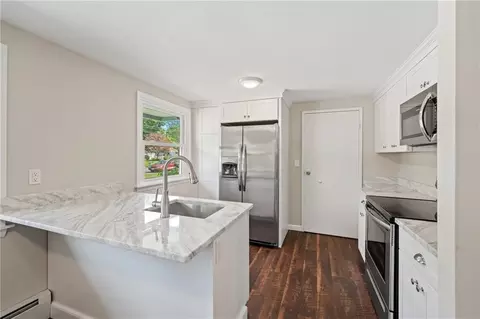 Kitchen - 73 Chatworth Ave, Warwick, RI 02886 photo 1 of 3