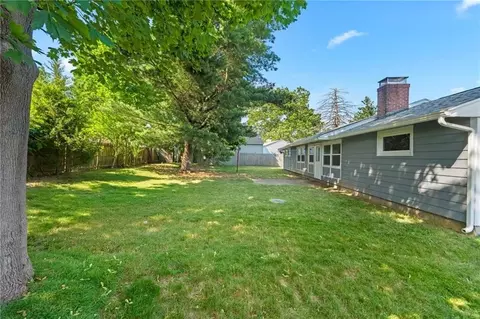 Exterior - 73 Chatworth Ave, Warwick, RI 02886 photo 3 of 4