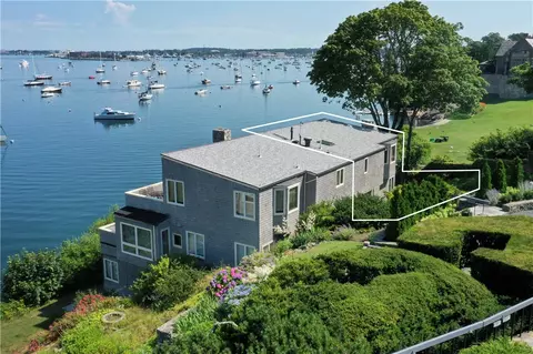 127 Harrison Ave #11, Newport, RI 02840