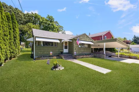 6 Belmont Ter, Cumberland, RI 02864