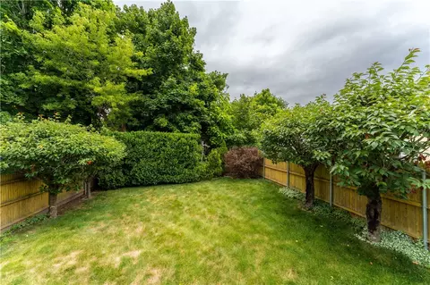 35 Melbourn Rd, Warwick, RI 02886 photo 10