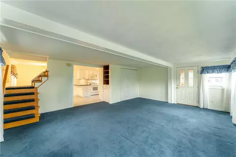 35 Melbourn Rd, Warwick, RI 02886 photo 16