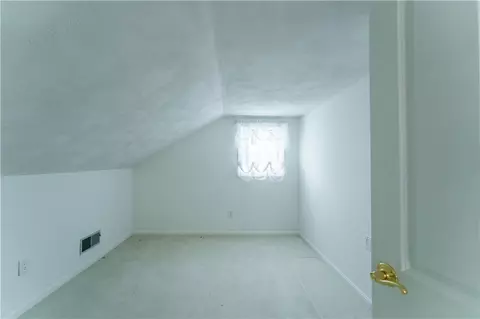 35 Melbourn Rd, Warwick, RI 02886 photo 20