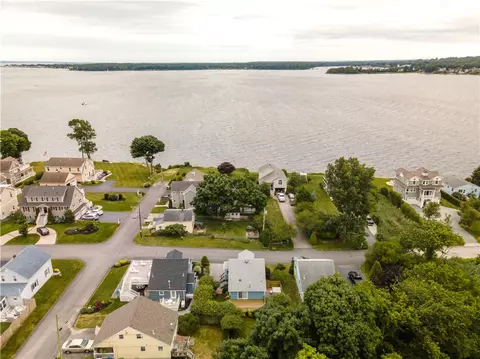 35 Melbourn Rd, Warwick, RI 02886 photo 2