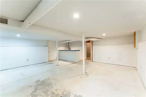 35 Melbourn Rd, Warwick, RI 02886 photo 24