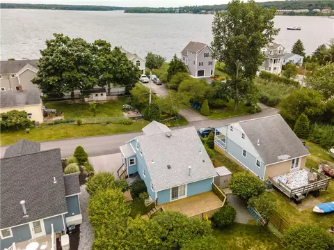 35 Melbourn Rd, Warwick, RI 02886 photo 5