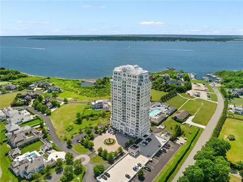 1 Tower Dr #1503, Portsmouth, RI 02871