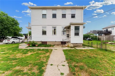 24 Milford St, Cranston, RI 02910