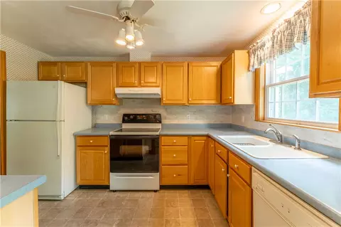 Kitchen - 7 Andre Ave, South Kingstown, RI 02879 photo 1 of 2