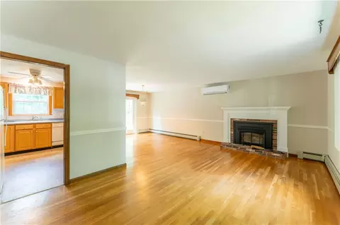Living - 7 Andre Ave, South Kingstown, RI 02879 photo 1 of 5