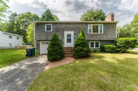 7 Andre Ave, South Kingstown, RI 02879