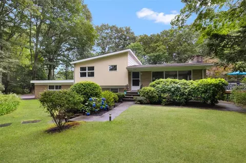 30 Gould Pl, East Greenwich, RI 02818