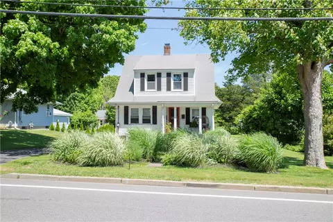 124 Beach St, Westerly, RI 02891