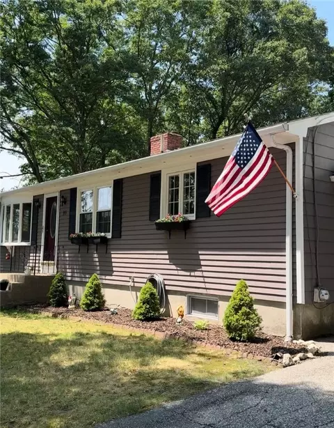 95 Read School House Rd, Coventry, RI 02816