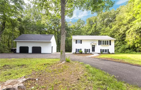 389 Central Pike, Scituate, RI 02857