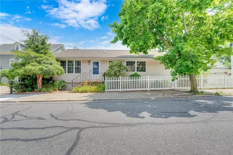 100 Carleton St, Providence, RI 02908
