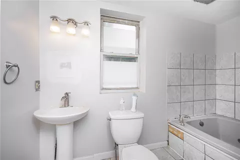 203 Arnold St, Woonsocket, RI 02895 photo 12