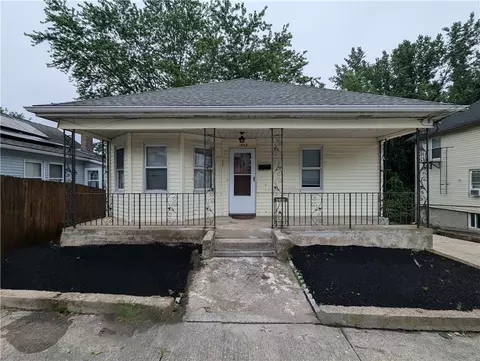 1433 Plainfield Street St, Johnston, RI 02919
