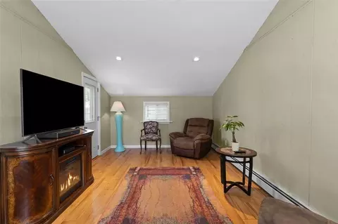 136 Circuit Dr, Warwick, RI 02889 photo 12