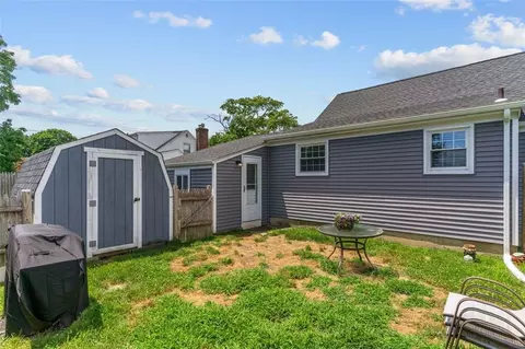 136 Circuit Dr, Warwick, RI 02889 photo 7
