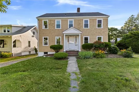 25 Kay Blvd, Newport, RI 02840