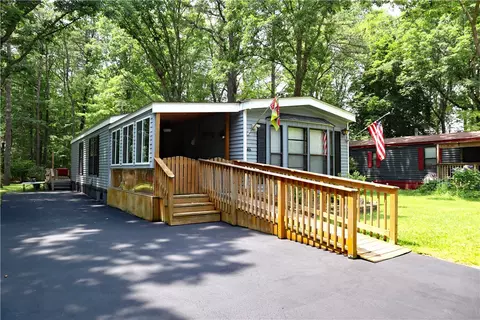 46 Leisure Way, Coventry, RI 02816